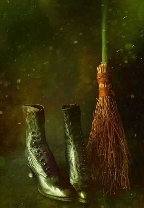 Escoba Botas Bruja | Samhain. Época De Oscuridad Y Retrospección. | Sabbats