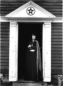 Laurie Cabot C 1970 1975 | Brujas Con Influencia En El Movimiento Neopagano | Biografías
