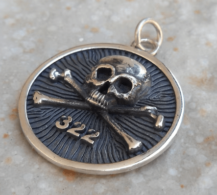 Skullandbones | Las 10 Sociedades Secretas Más Importantes De La Historia | Ocultismo